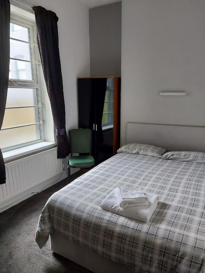 The Lodge Guest Accommodation Barrow-in-Furness ภายนอก รูปภาพ