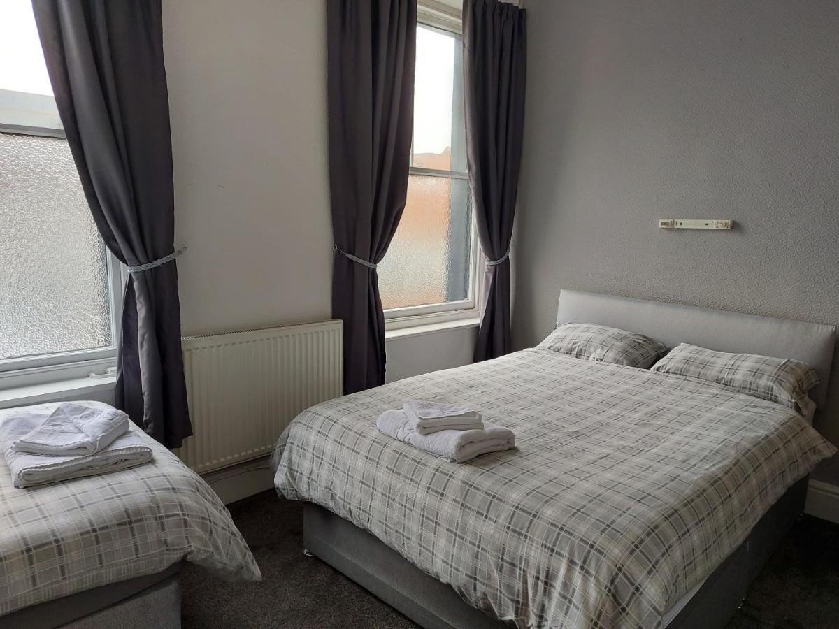 The Lodge Guest Accommodation Barrow-in-Furness ภายนอก รูปภาพ