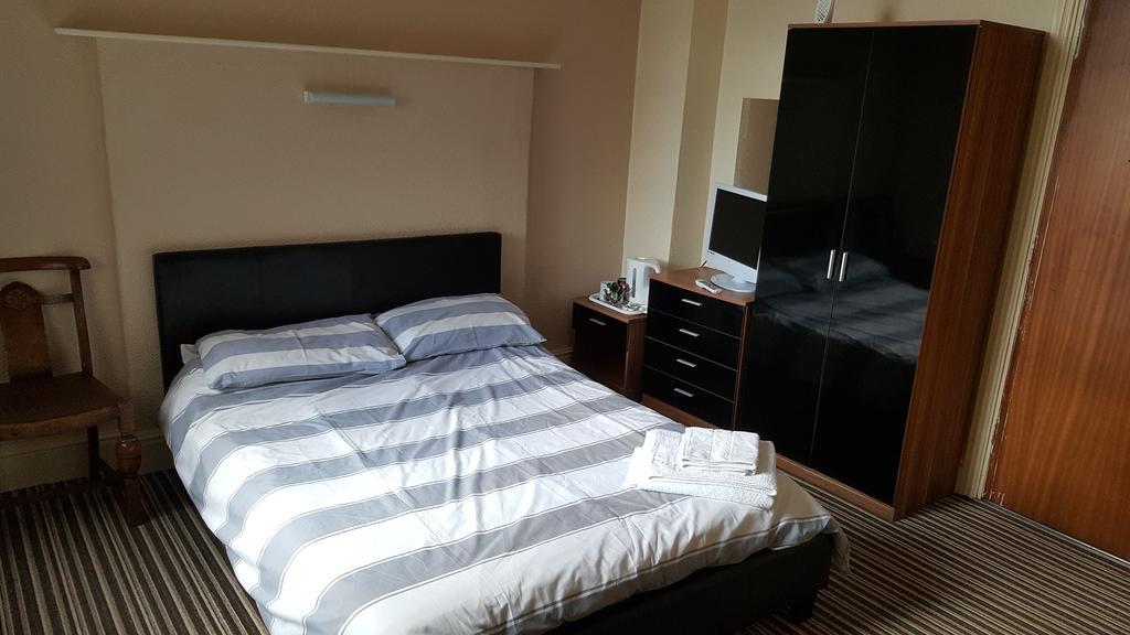 The Lodge Guest Accommodation Barrow-in-Furness ภายนอก รูปภาพ