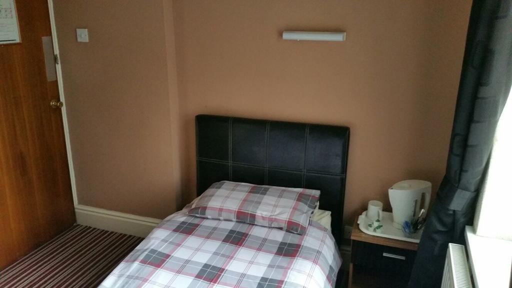 The Lodge Guest Accommodation Barrow-in-Furness ภายนอก รูปภาพ